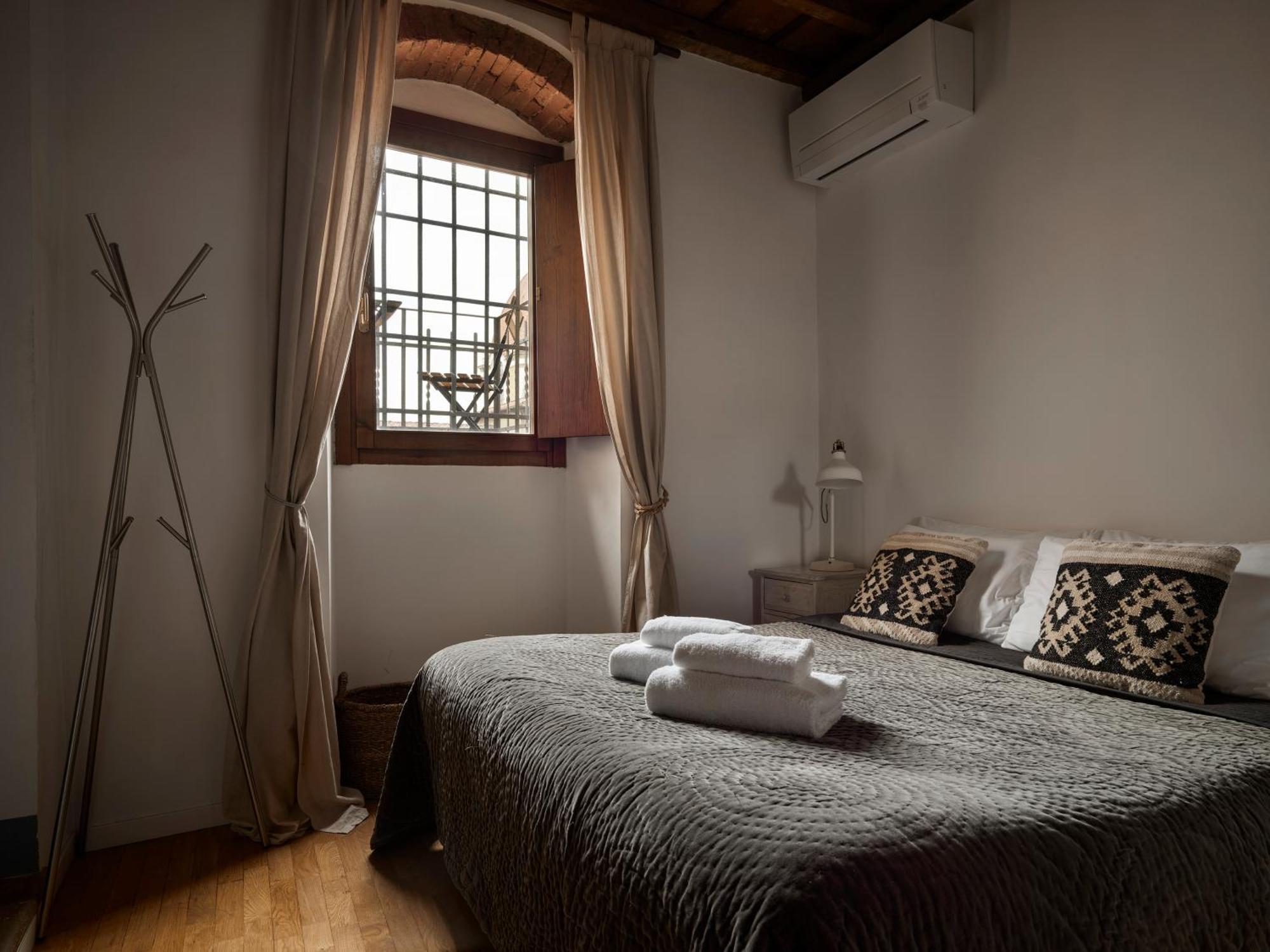 One Of A Kind Near The Duomo W/Balcony Palace Apt Florença Exterior foto
