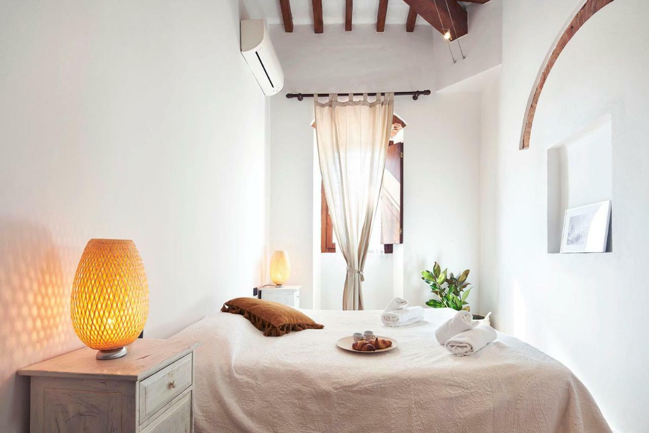 One Of A Kind Near The Duomo W/Balcony Palace Apt Florença Exterior foto